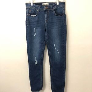 TRINITY distressed jeans w/frayed hem size  5 CUTE
